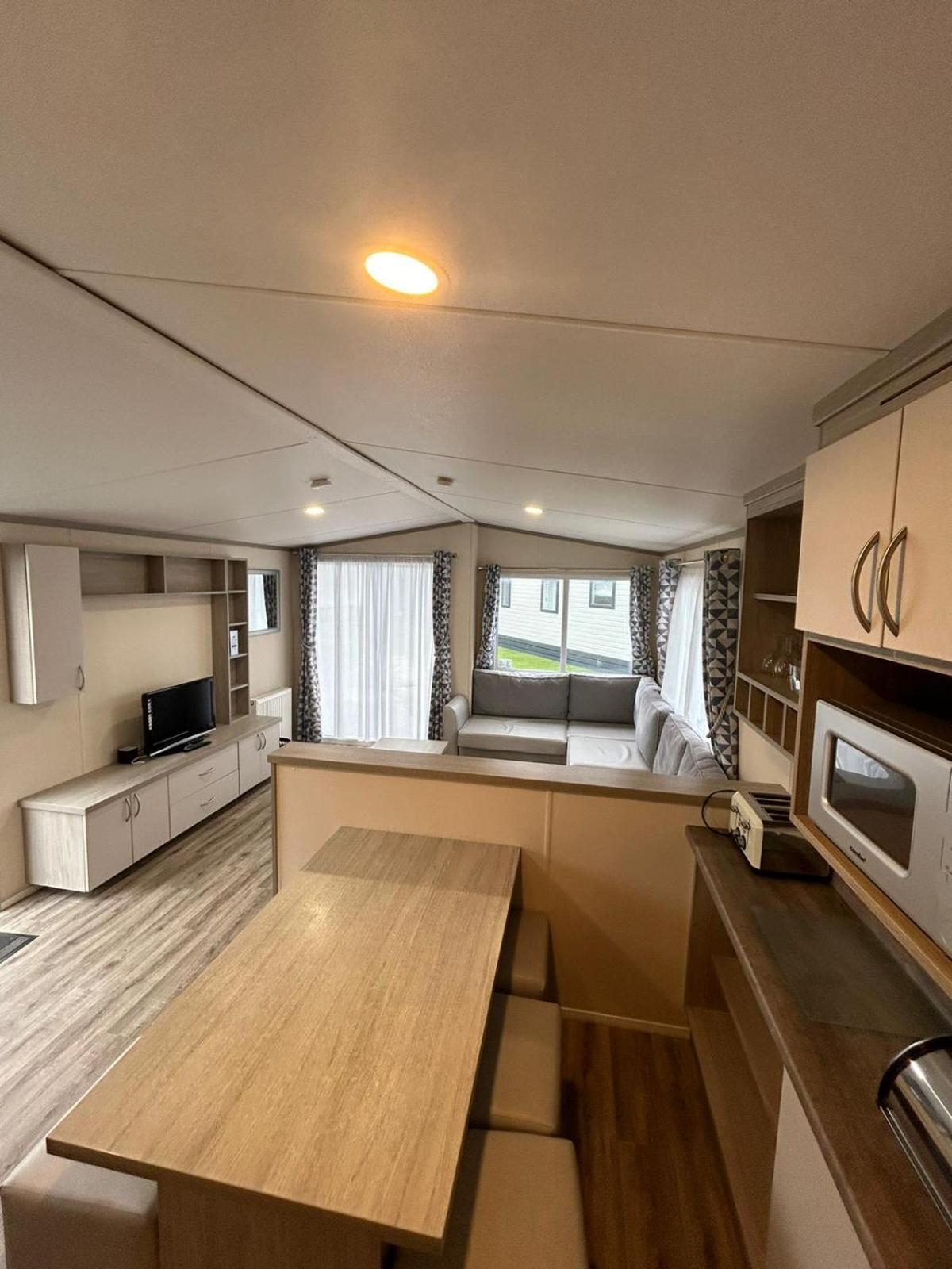 34 Leisure Park Unity 6 Berth Passes Optional No Pets *